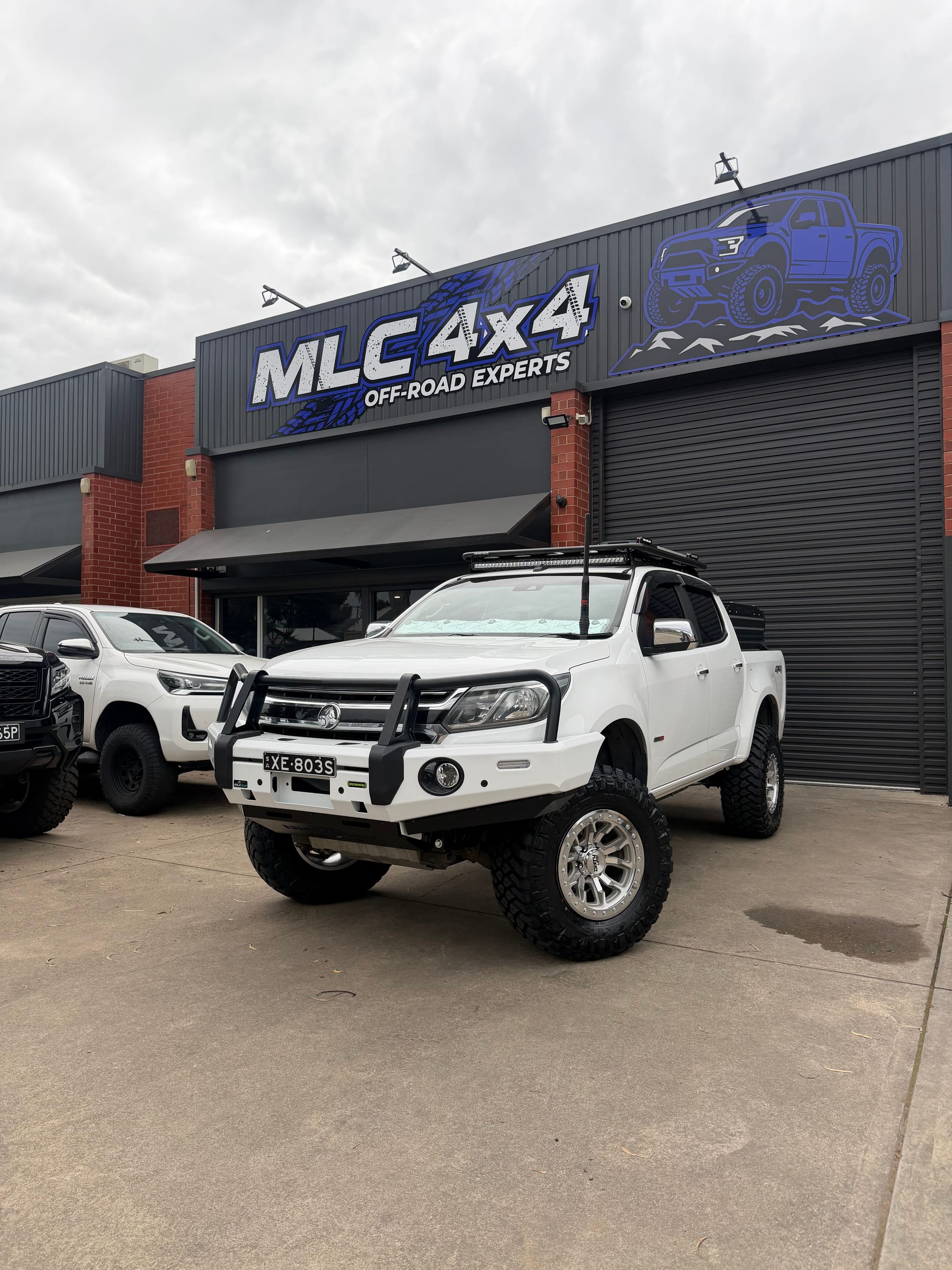 Ironman Commercial Deluxe Bullbar