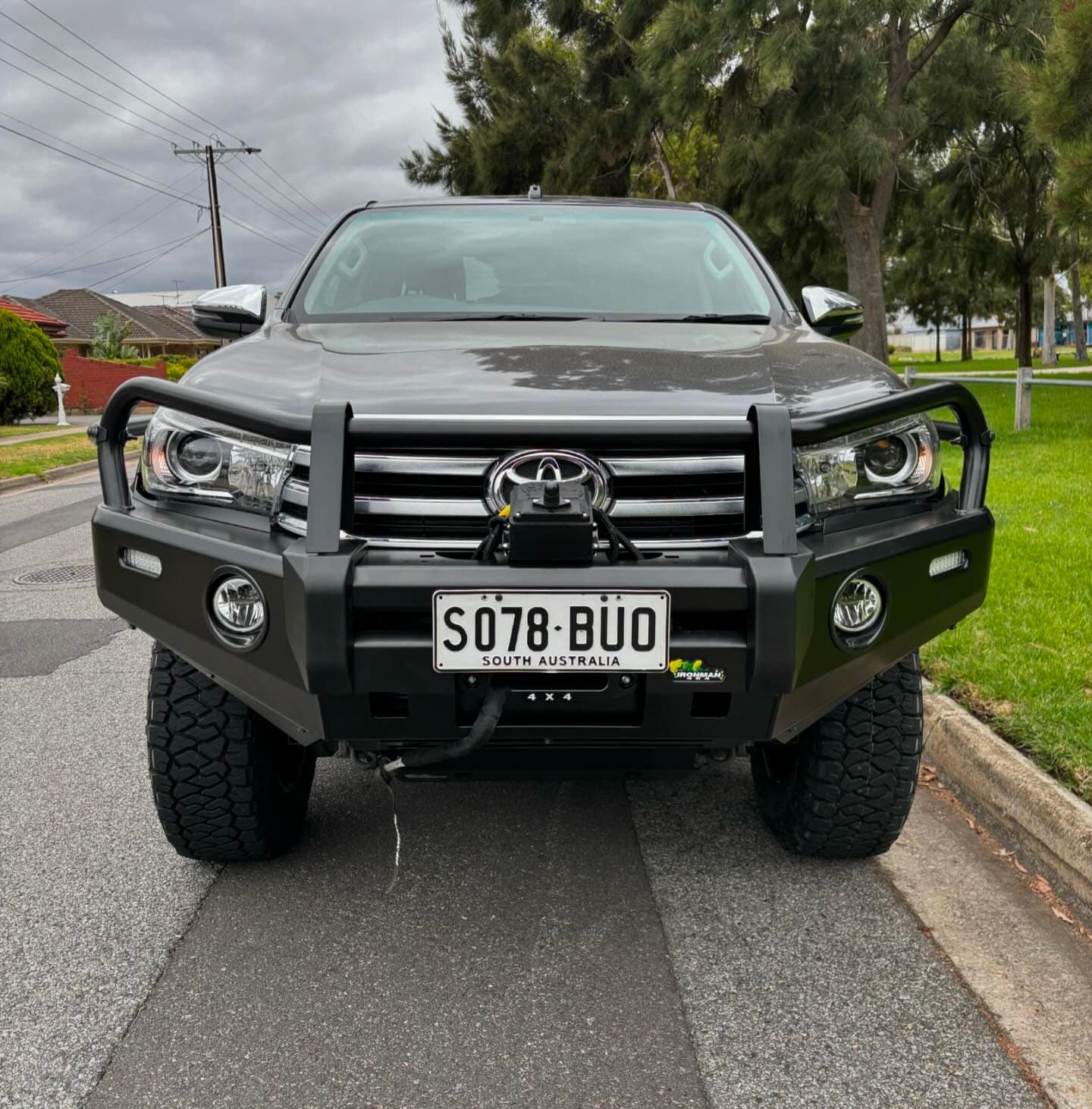 Ironman Commercial Deluxe Bullbar