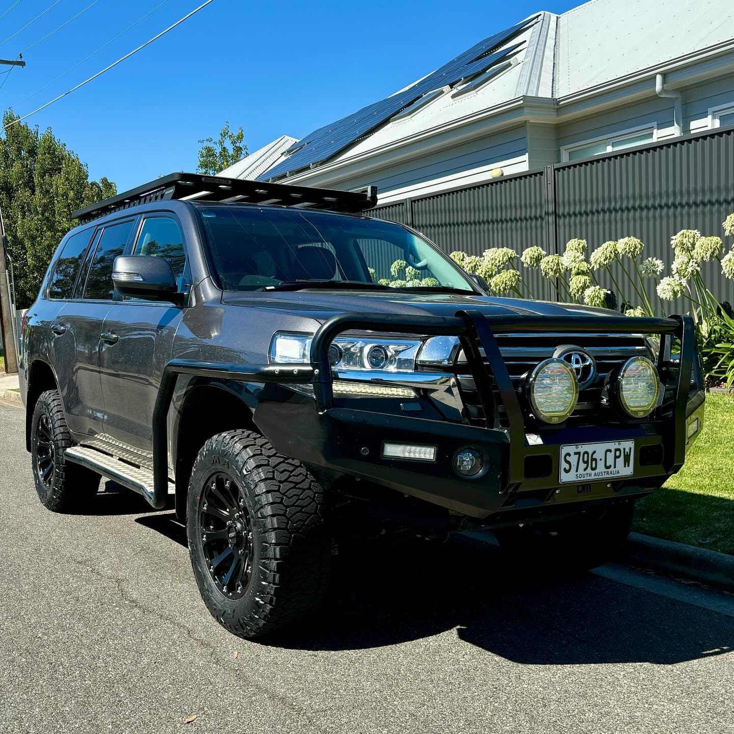 Ironman 2" Suspension Lift Kit - Toyota Landcruiser 200 Series