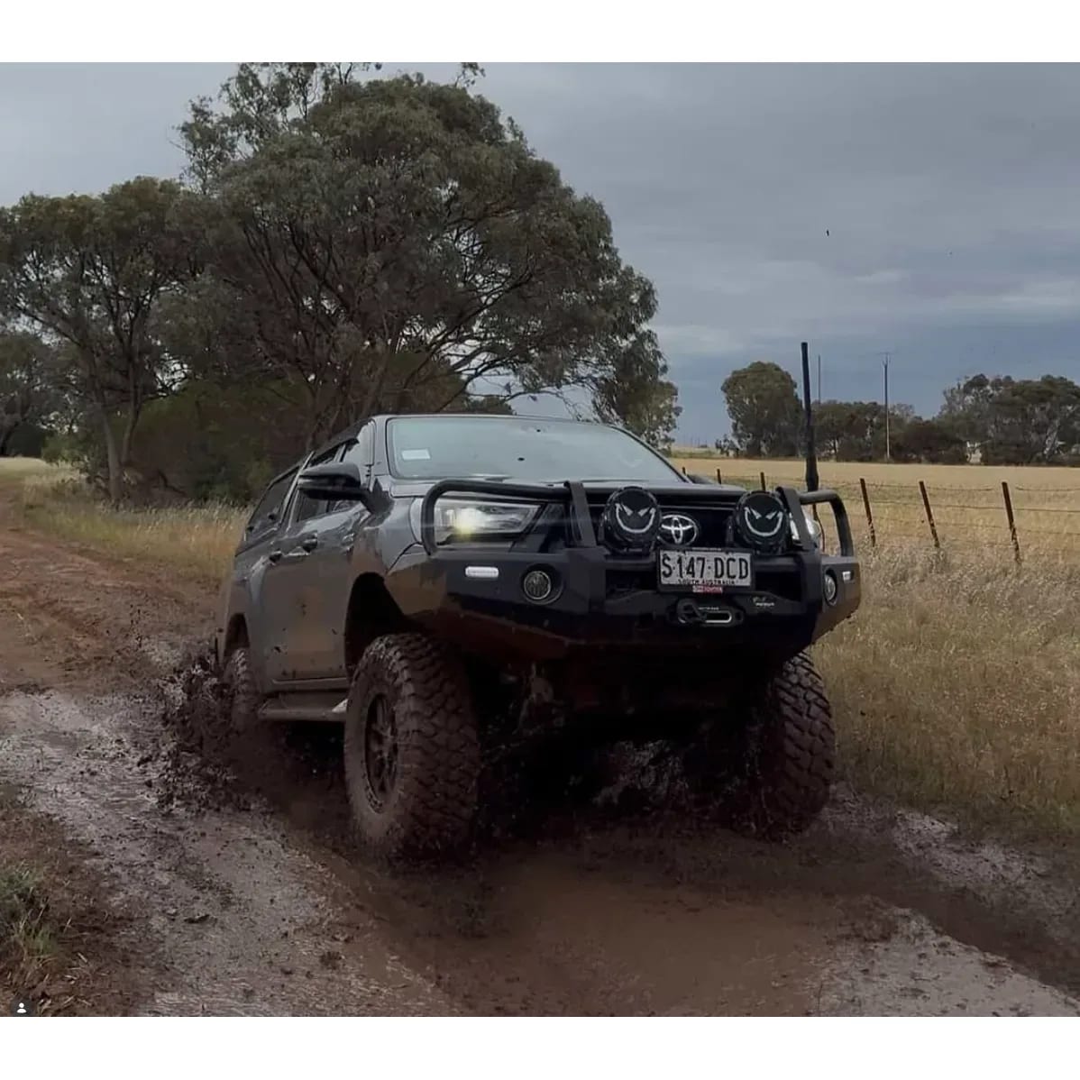 3" or 4" Lift & 33" Wheel Package - Toyota Hilux N70 / N80
